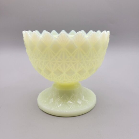Fenton Olde Virginia Glass Fine Cut and Block Custard Candy Dish GLOWS - No Lid - Picture 3 of 8